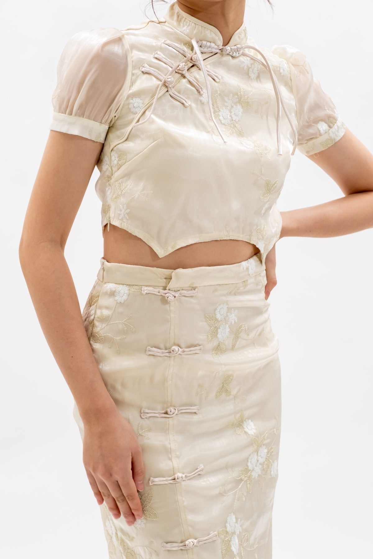XiWu Qipao (Cream)