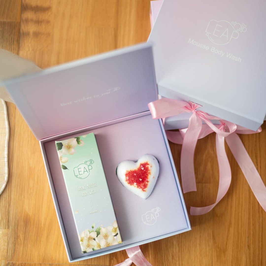 LEAP Gift Box ( 1 Body Wash & 1 Bath Bomb )