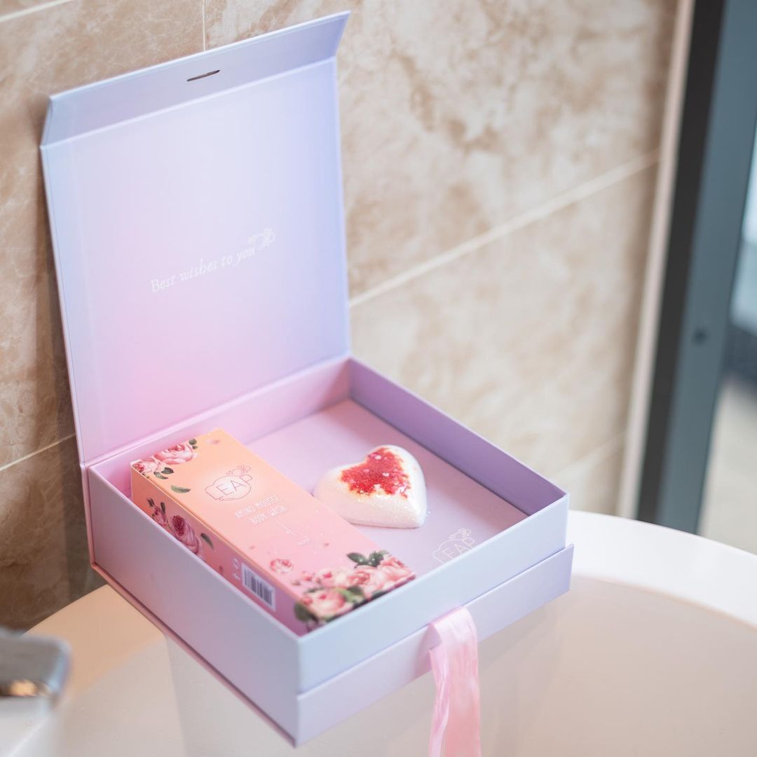 LEAP Gift Box ( 1 Body Wash & 1 Bath Bomb )
