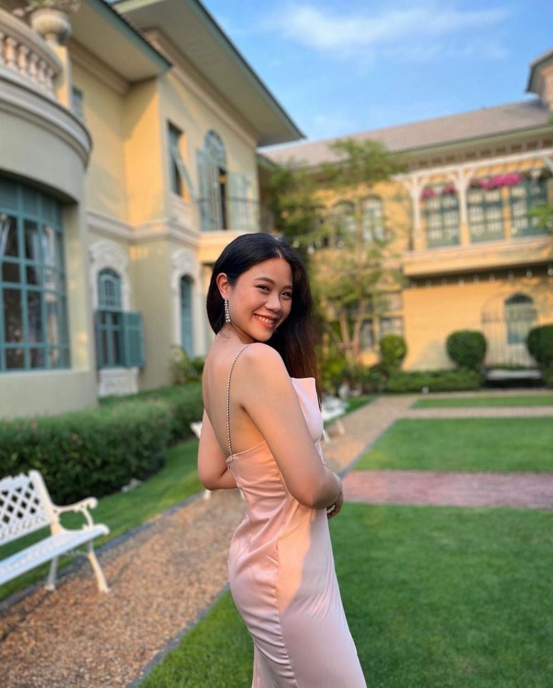 Hesperia 钻石吊带美人鱼连衣裙