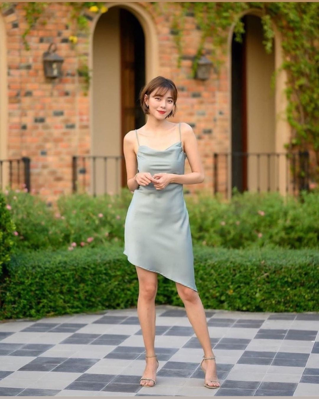 Jana 侧边 A 字连衣裙