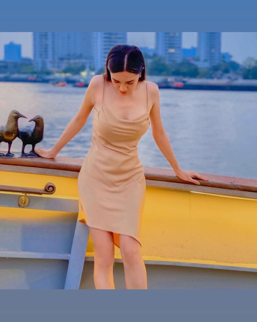 Jana 侧边 A 字连衣裙