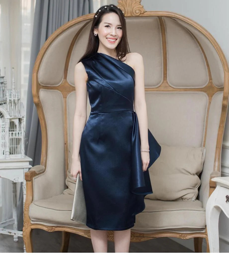 Melia 淡灰色缎面连衣裙