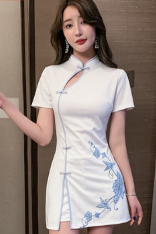 Sanvi Qipao