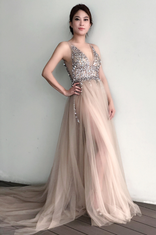 Giselle 正面开衩连衣裙