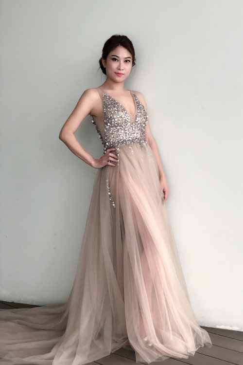 Giselle 正面开衩连衣裙