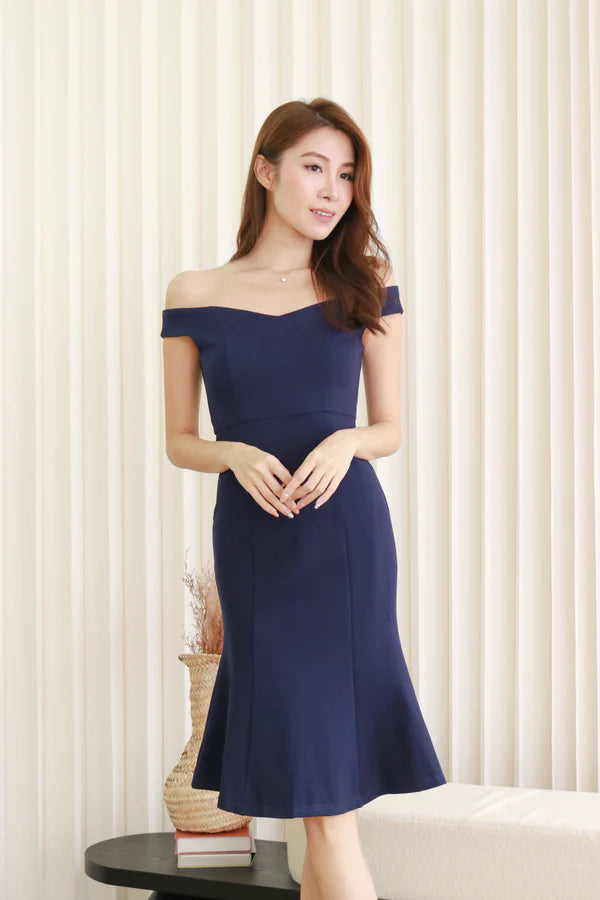 Mikaylia Off-Shoulder Dress in Navy