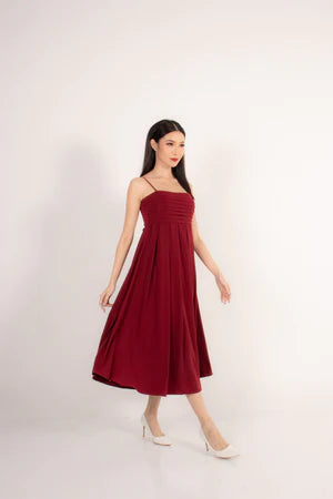 Euylia Pleated Midi Dress in Burgundy